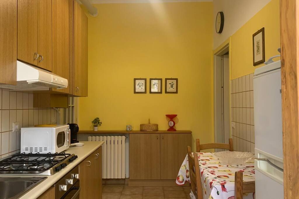 La Casa Del Nonno Apartment Omegna Bagian luar foto