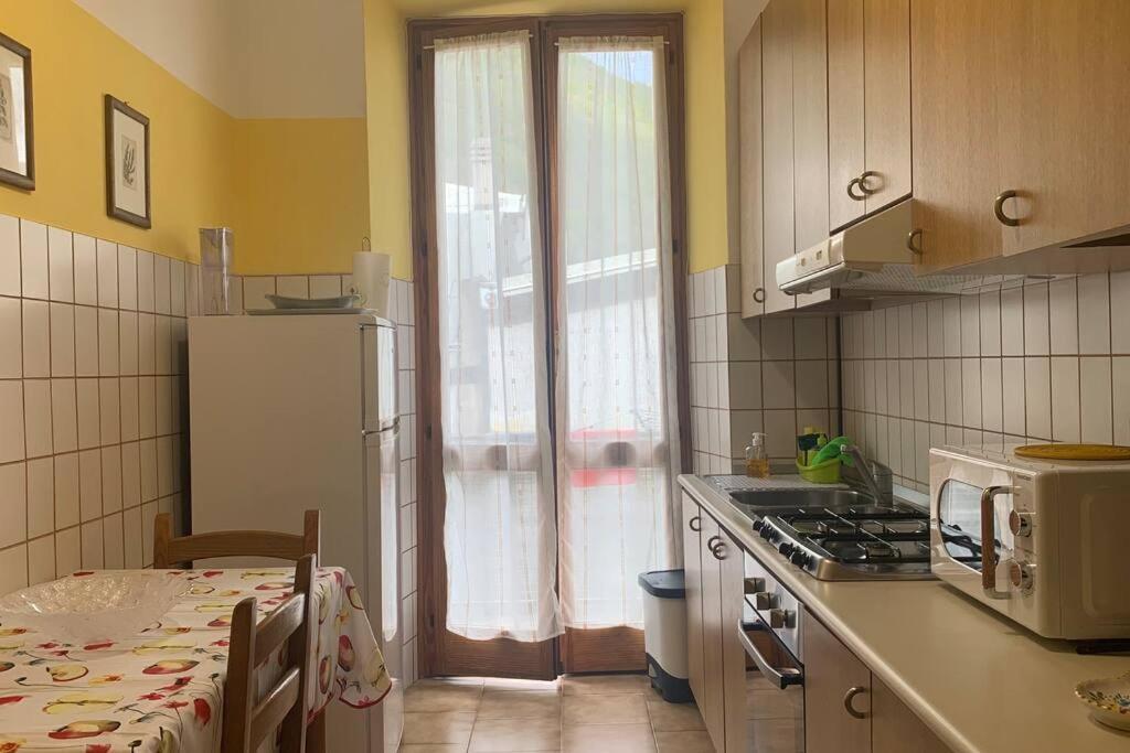 La Casa Del Nonno Apartment Omegna Bagian luar foto